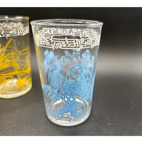1950s Howdy Doody Parade Welch's Jelly Drinking Glasses Set of 3 Embossed Bottom - Picture 6 of 10